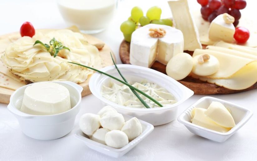 El quinto día de la dieta de los 6 pétalos está dedicado al uso de requesón, yogur y leche. 