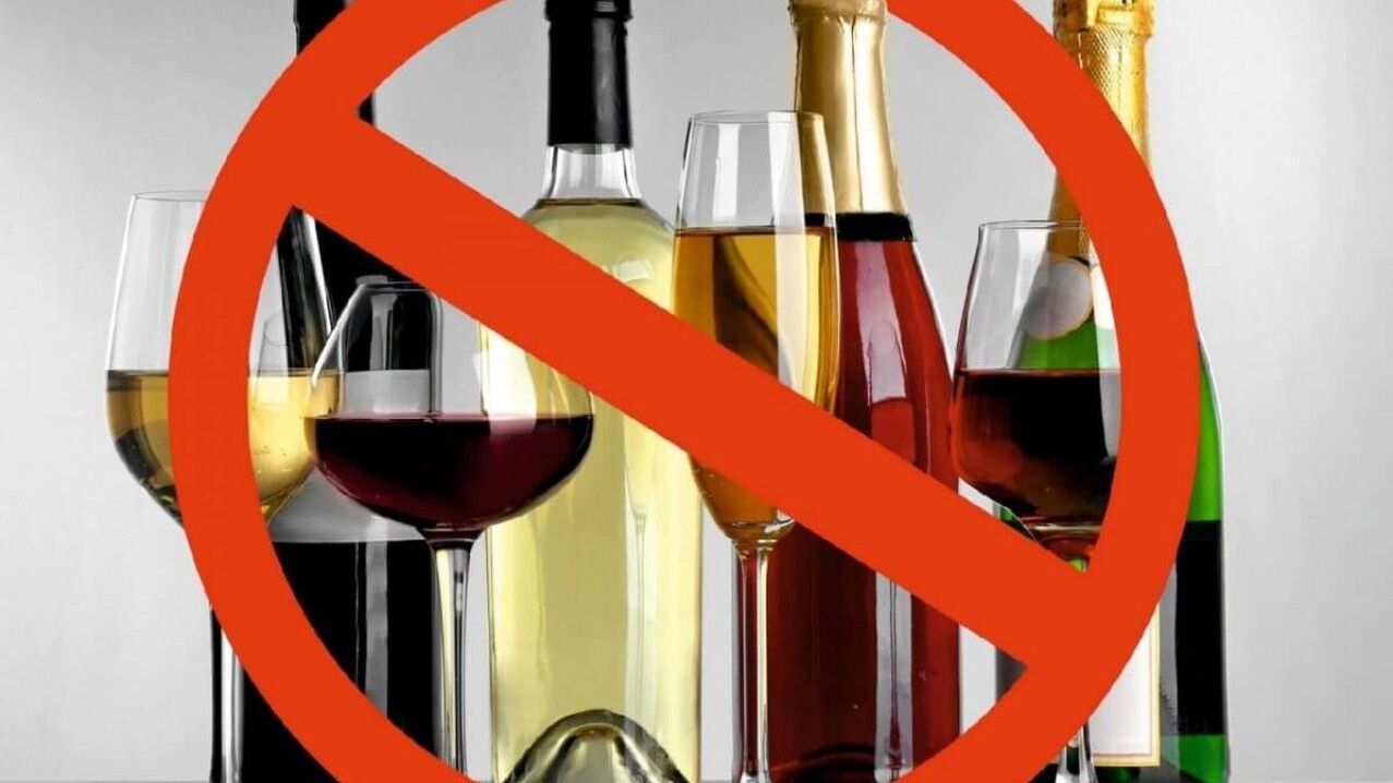 El alcohol está prohibido durante la dieta japonesa. 